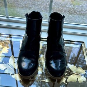 Sorel Joan Of Arctic II Shimmer Patent Leather Girls Ankle Boots, Size 4